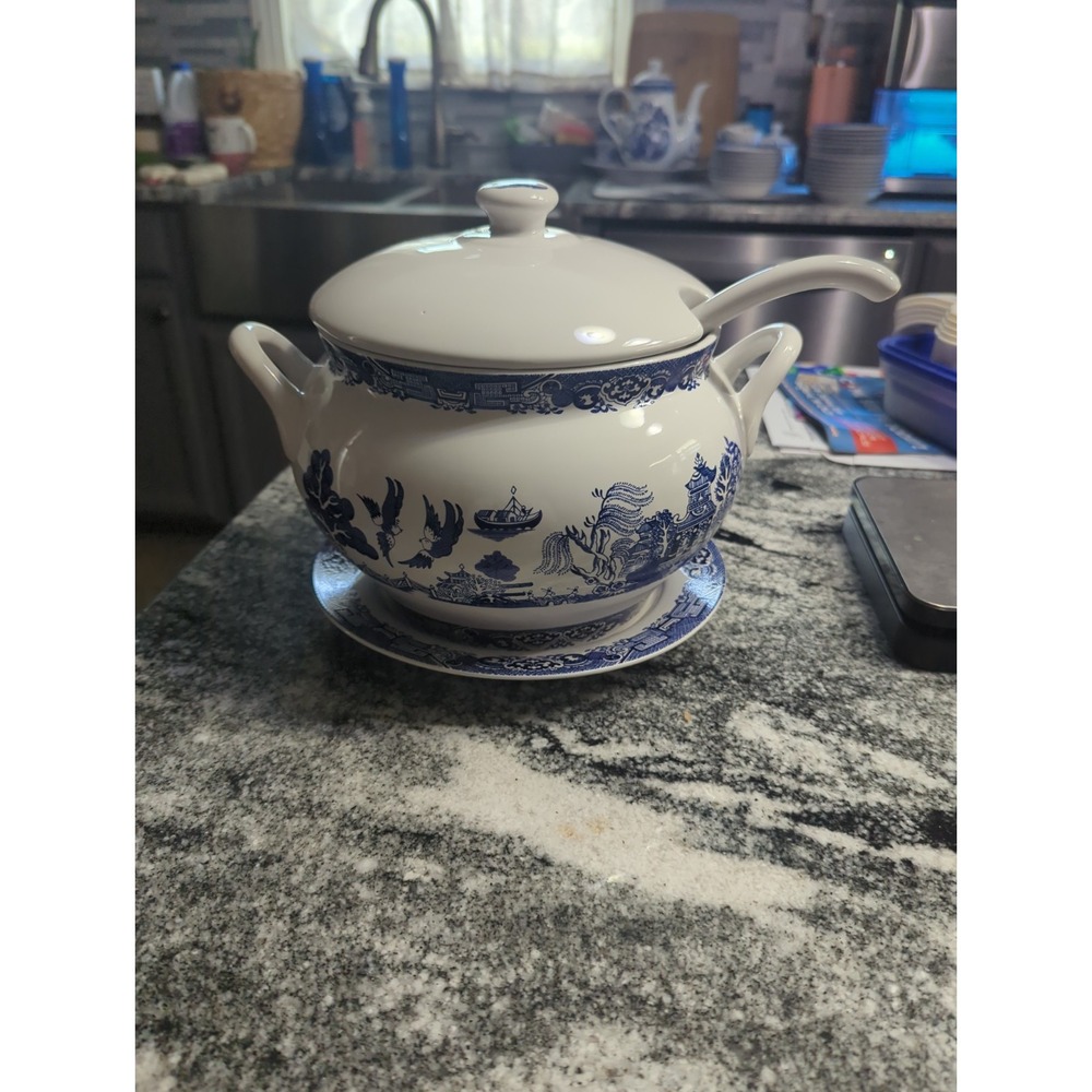 Vintage Royal Cuthbertson Blue Willow Soup Tureen/Ladle & Under Plate